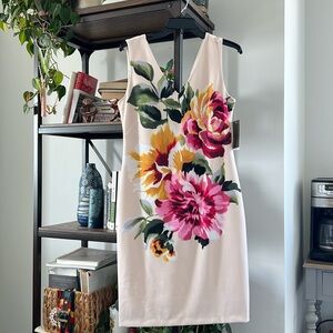 Beautiful Donna Rico dress with bold floral print in size 8